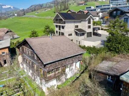 Mehrfamilienhaus